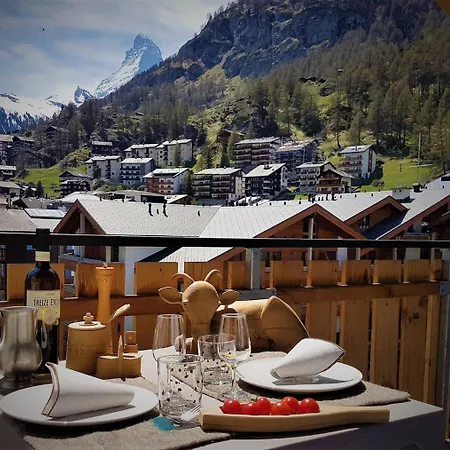 Center With Matterhorn View Apartman